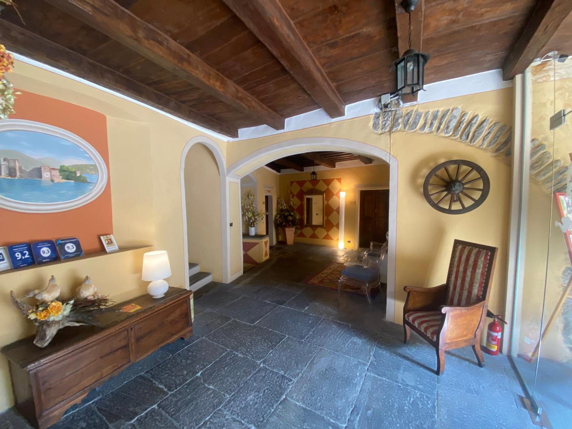 Hotel Casa Arizzoli Cannobio Exteriör bild